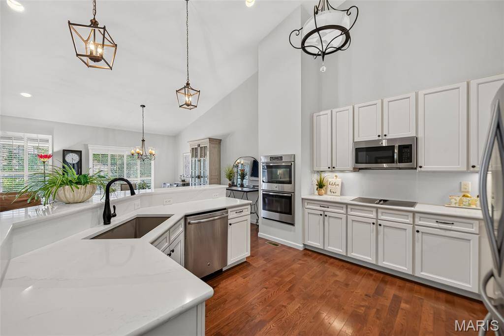 519 Triton Way DR, Ballwin, MO 63011