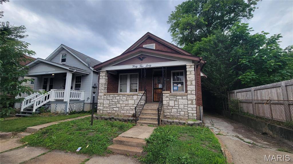 4260 Bates ST, St Louis, MO 63116