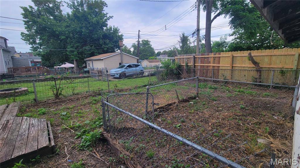 4260 Bates ST, St Louis, MO 63116