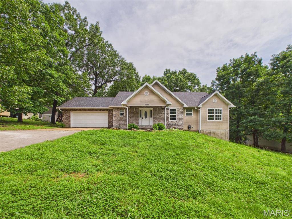 19567 Landry LN, Waynesville, MO 65583