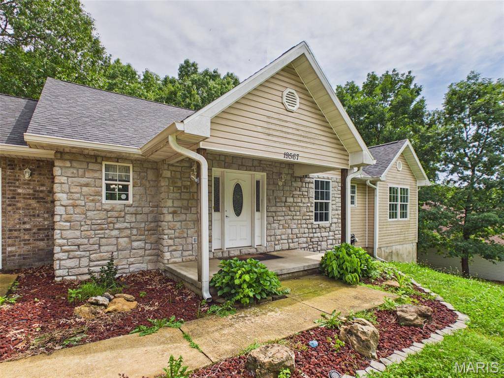 19567 Landry LN, Waynesville, MO 65583