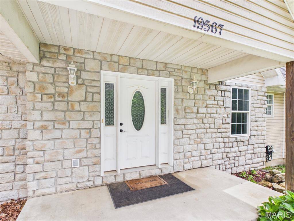 19567 Landry LN, Waynesville, MO 65583