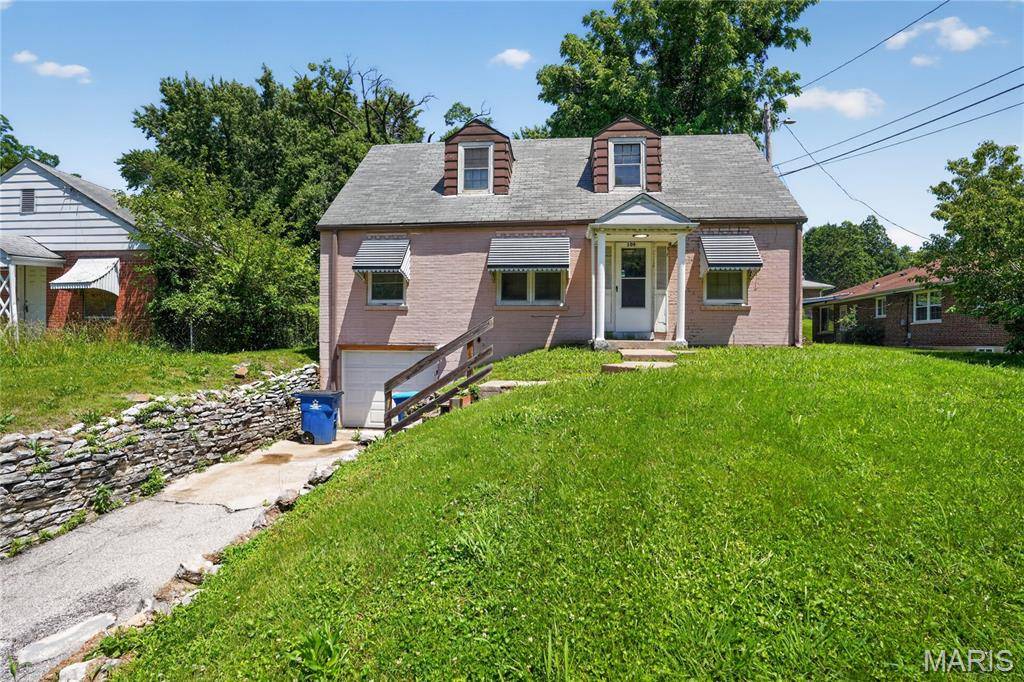 109 Chambers RD, St Louis, MO 63137
