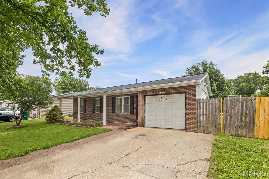 1517 Doris AVE, Cahokia, IL 62206