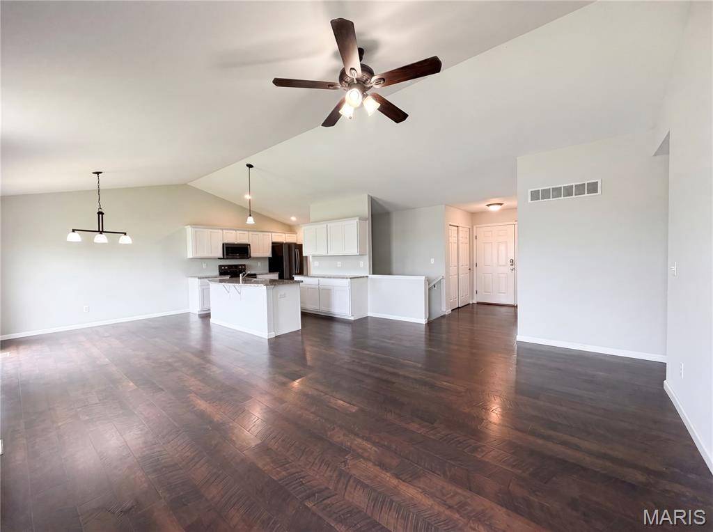 139 Palace Way DR, Troy, MO 63379