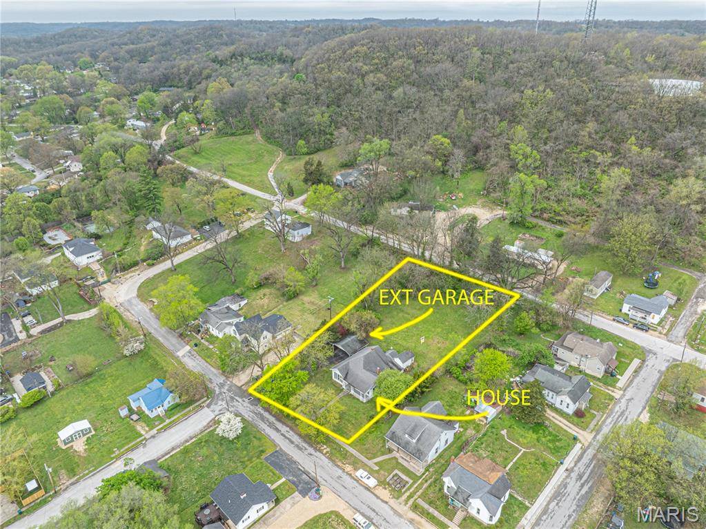1413 Tennessee ST, Louisiana, MO 63353