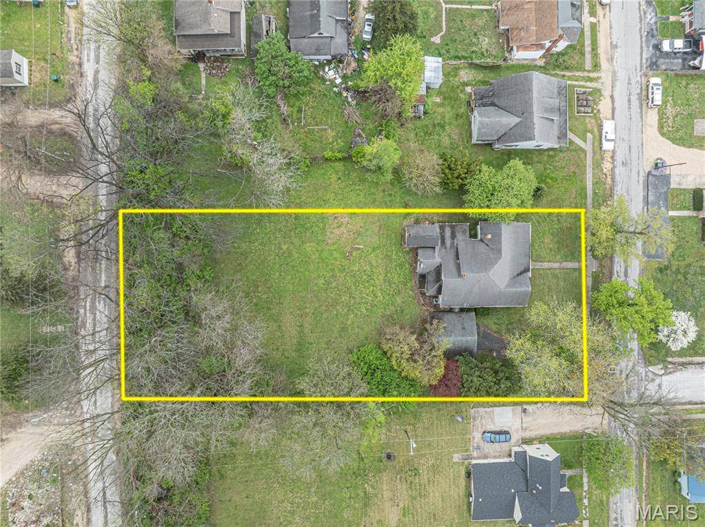 1413 Tennessee ST, Louisiana, MO 63353