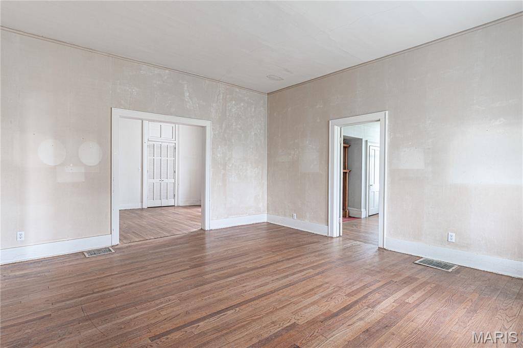 1413 Tennessee ST, Louisiana, MO 63353