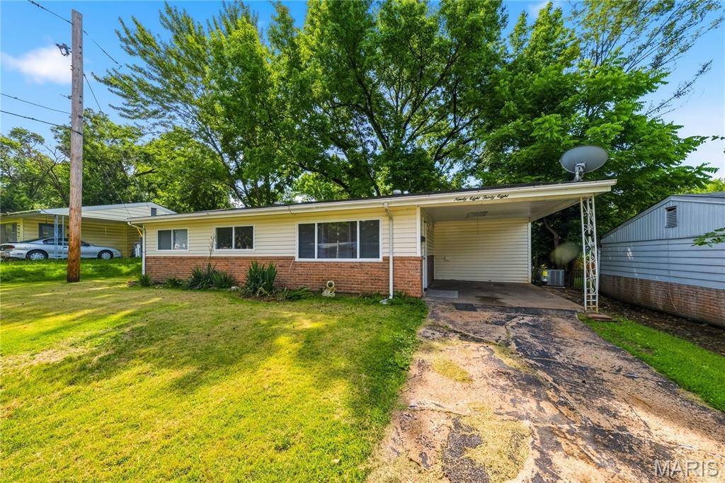9838 Tanbark LN, St Louis, MO 63134