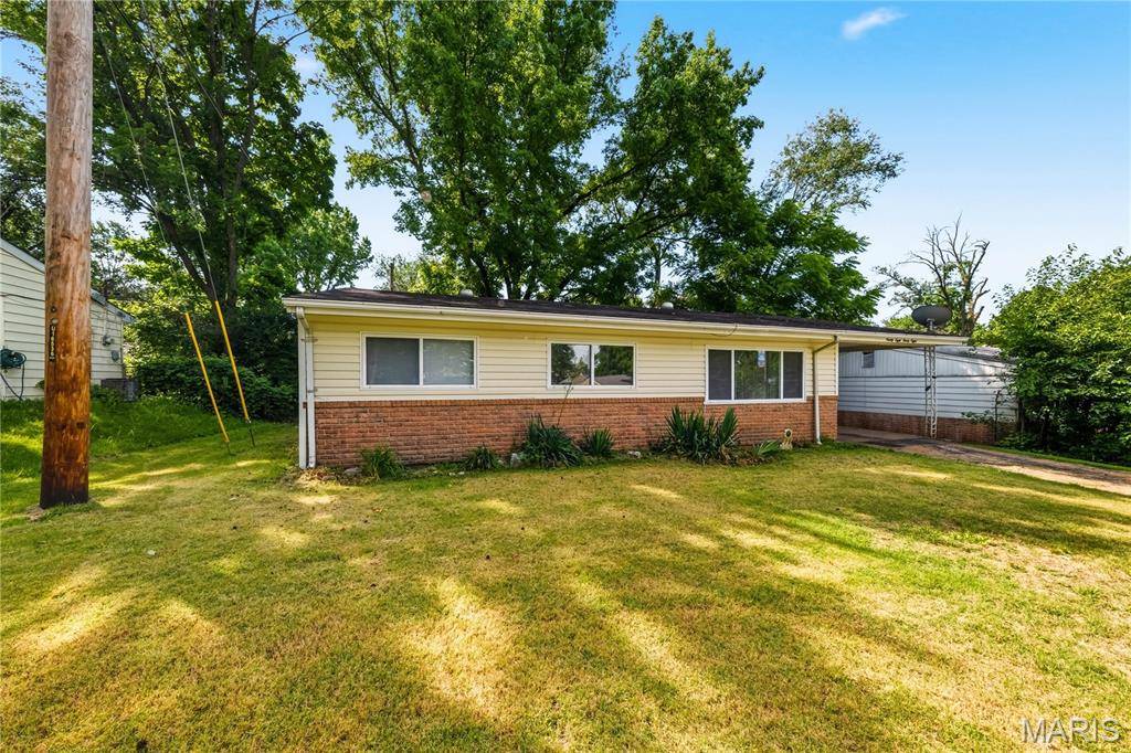 9838 Tanbark LN, St Louis, MO 63134
