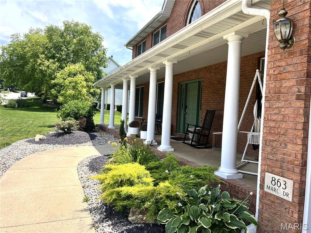 863 Marc DR, Alton, IL 62002