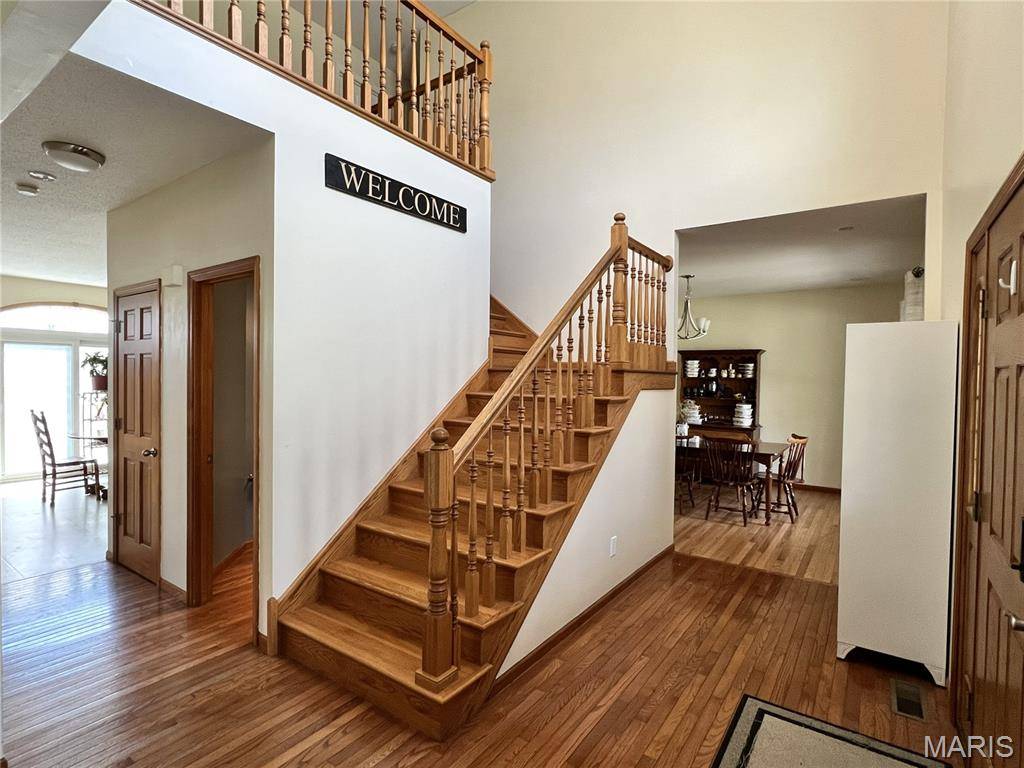 863 Marc DR, Alton, IL 62002