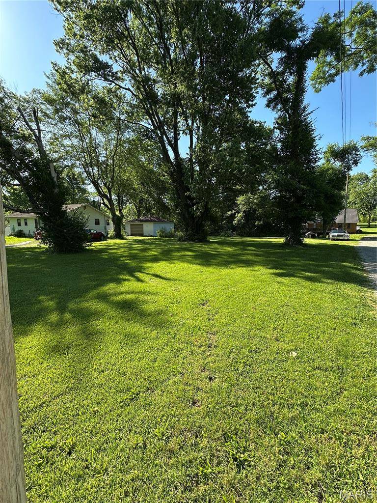 620 Valencia DR, Belleville, IL 62223