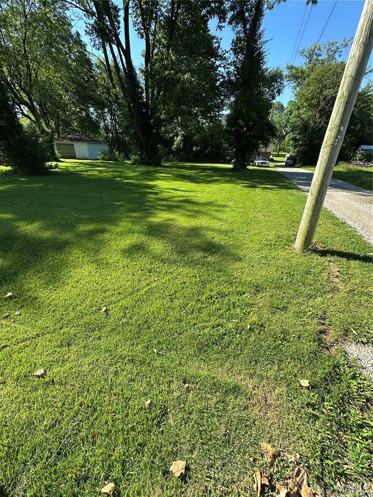 620 Valencia DR, Belleville, IL 62223