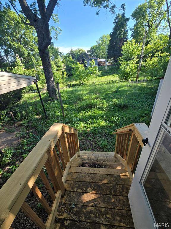 139 Grampian RD, St Louis, MO 63137