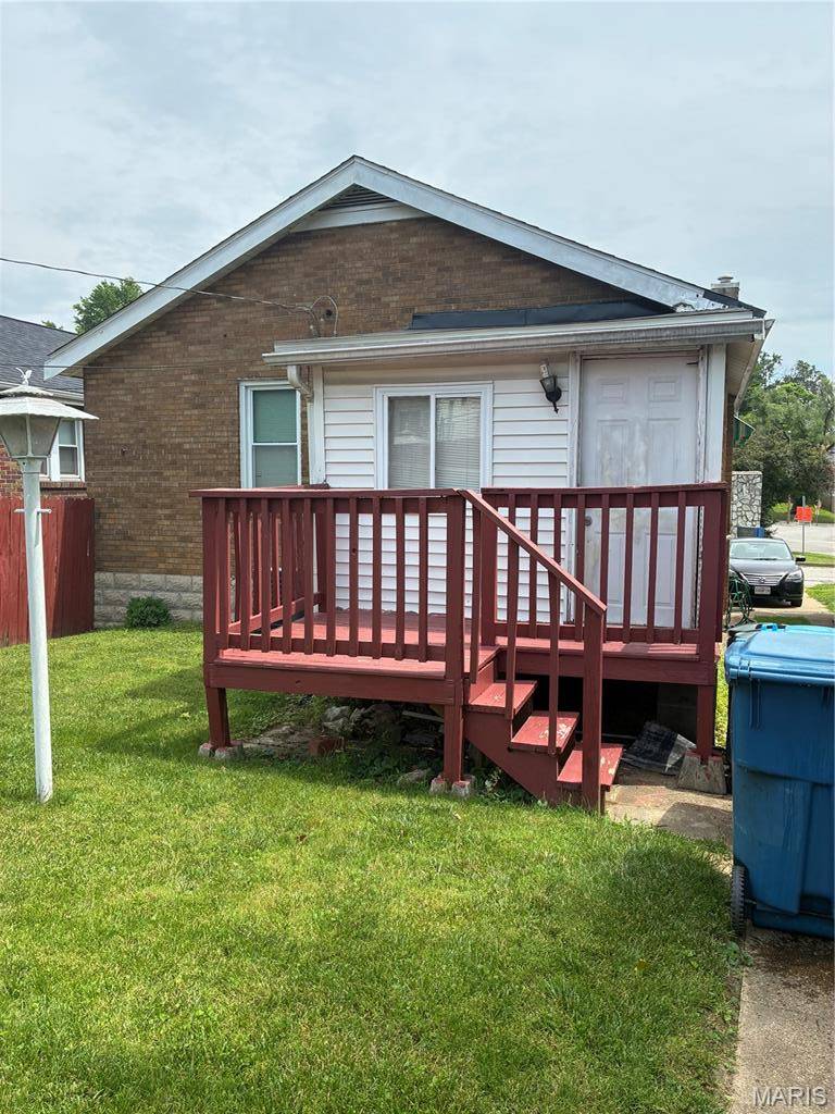 6904 Parkdale DR, Velda City, MO 63121