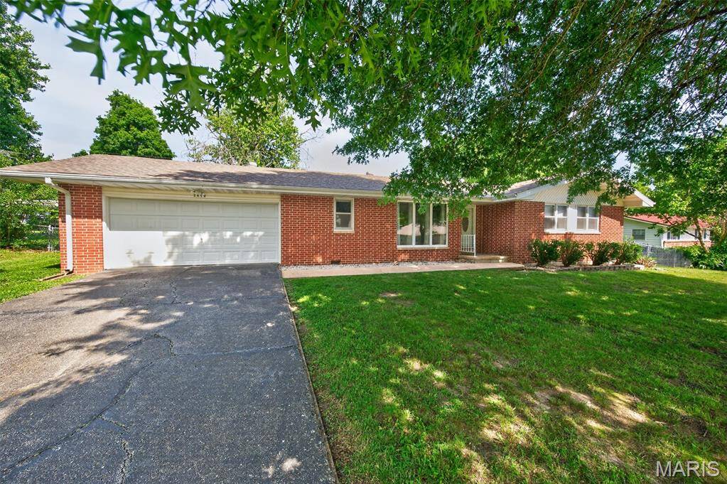 2020 Highland ST, Lebanon, MO 65536