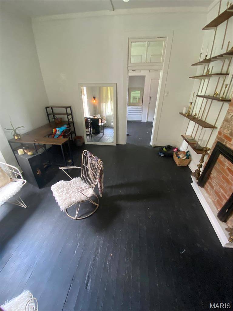 2642 Geyer AVE, St Louis, MO 63104