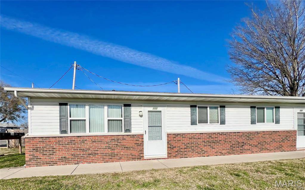 117 N 14th ST, Wood River, IL 62095