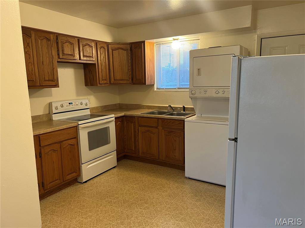 117 N 14th ST, Wood River, IL 62095