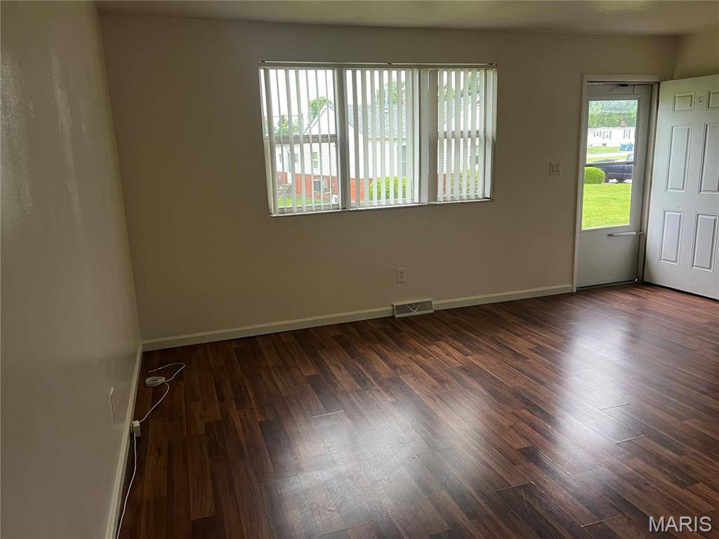 117 N 14th ST, Wood River, IL 62095
