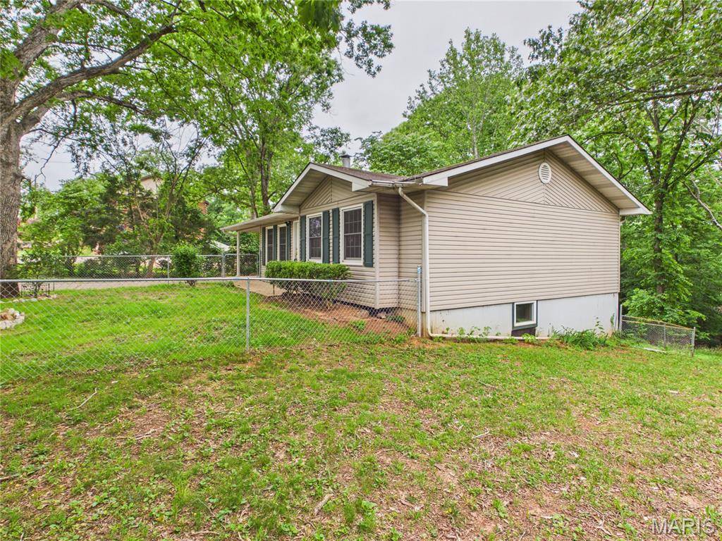404 Ridgeview DR, Piedmont, MO 63957