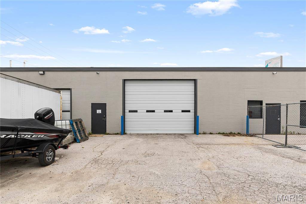 1335 Charlestown Industrial DR, St Charles, MO 63303