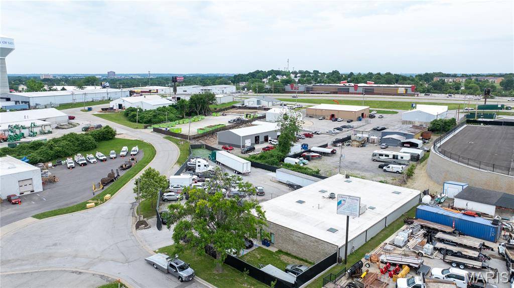 1335 Charlestown Industrial DR, St Charles, MO 63303