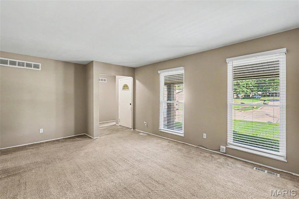 11952 Cato DR, Florissant, MO 63033