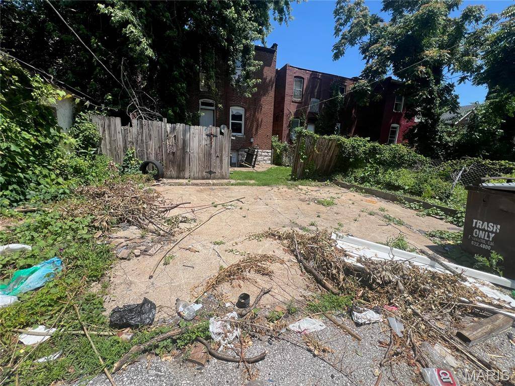 4142 W Kossuth AVE, St Louis, MO 63115