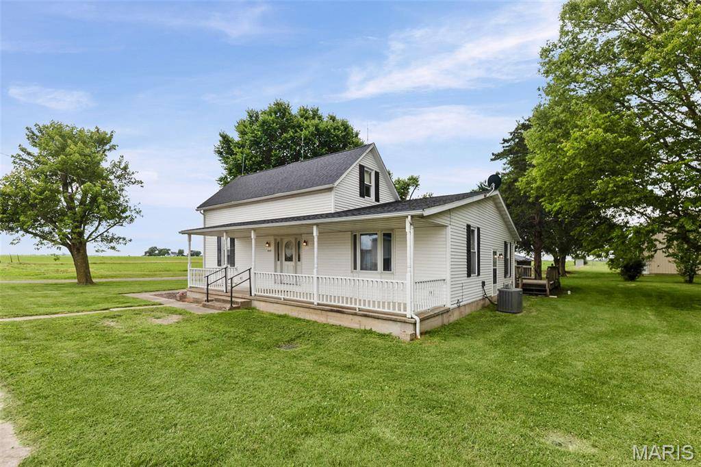 809 S Front ST, Okawville, IL 62271