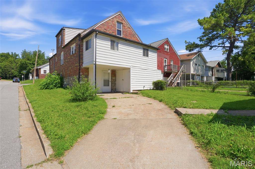 3500 West PL, St Louis, MO 63121
