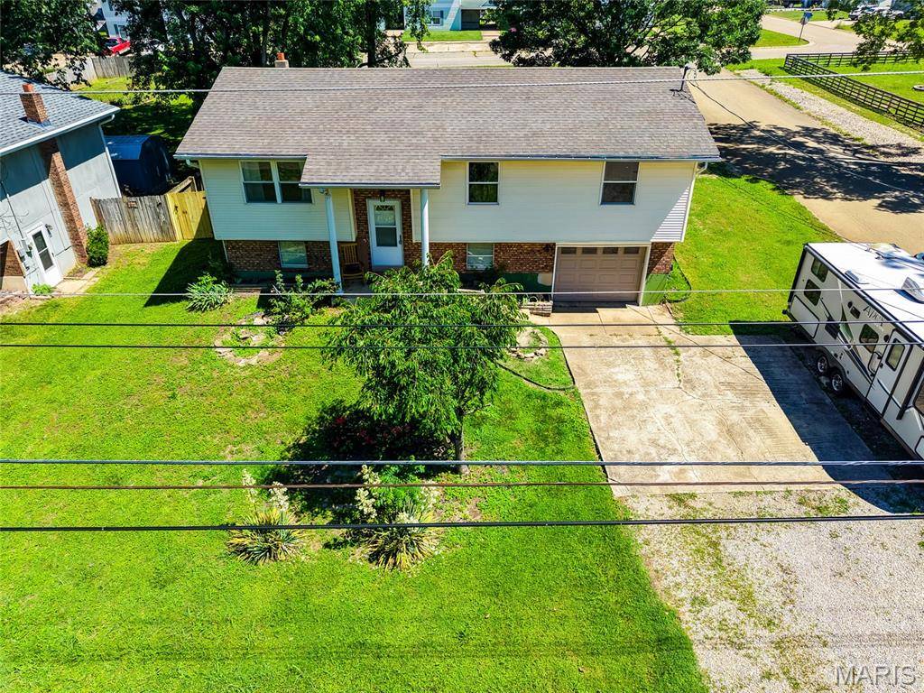 1307 E Chestnut ST, Desloge, MO 63601