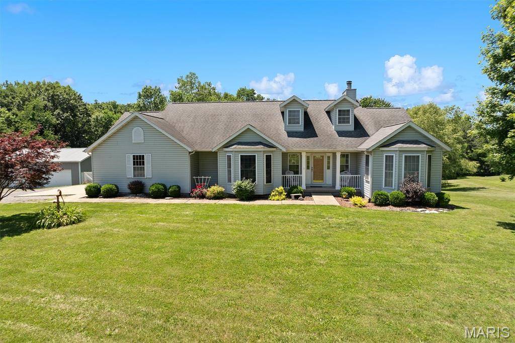 2119 Lakeview DR, Highland, IL 62249