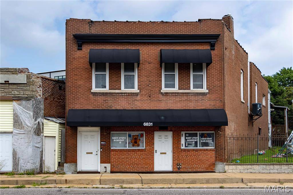 6831 Manchester AVE, St Louis, MO 63143