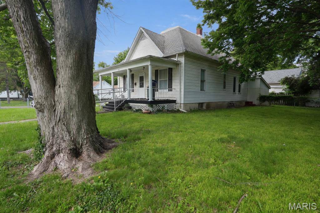 903 N Harrison ST, Litchfield, IL 62056