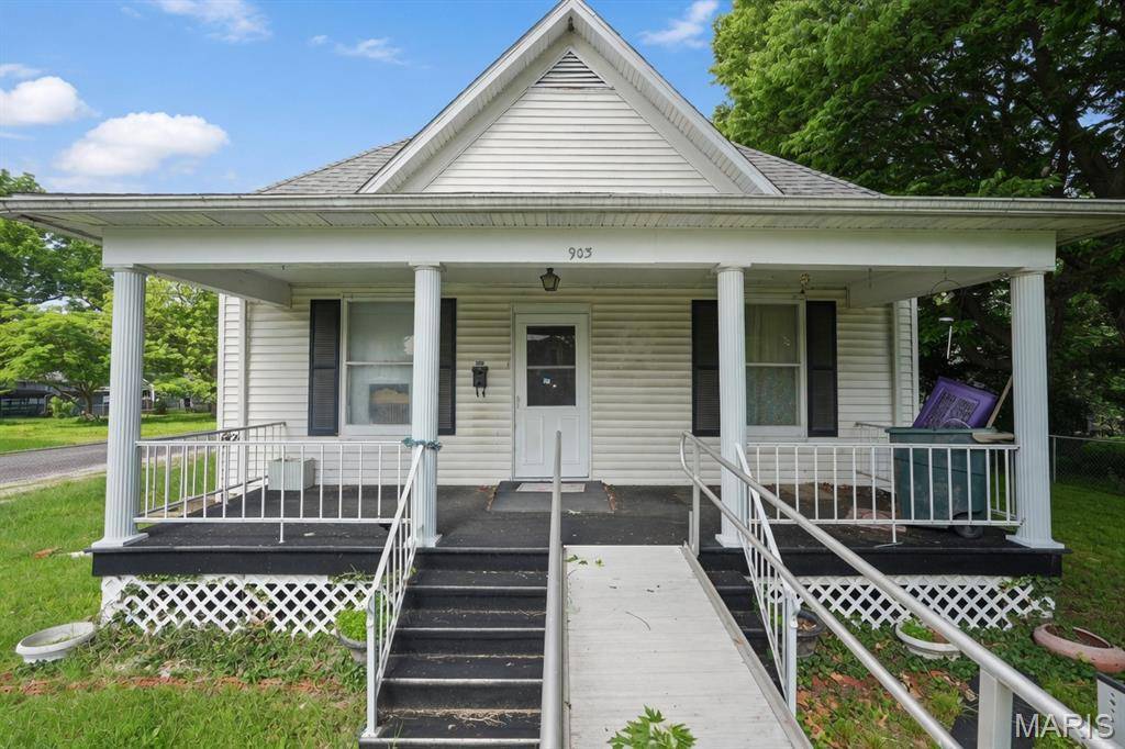 903 N Harrison ST, Litchfield, IL 62056