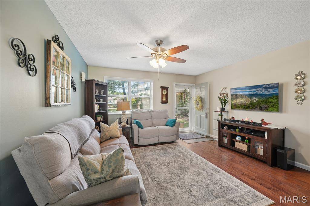 8869 Flamingo CT, St Louis, MO 63144