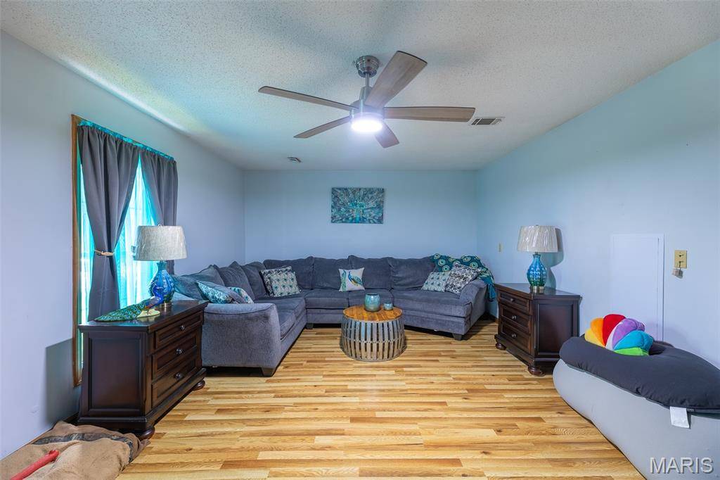 2197 State Highway 142 West, Doniphan, MO 63935