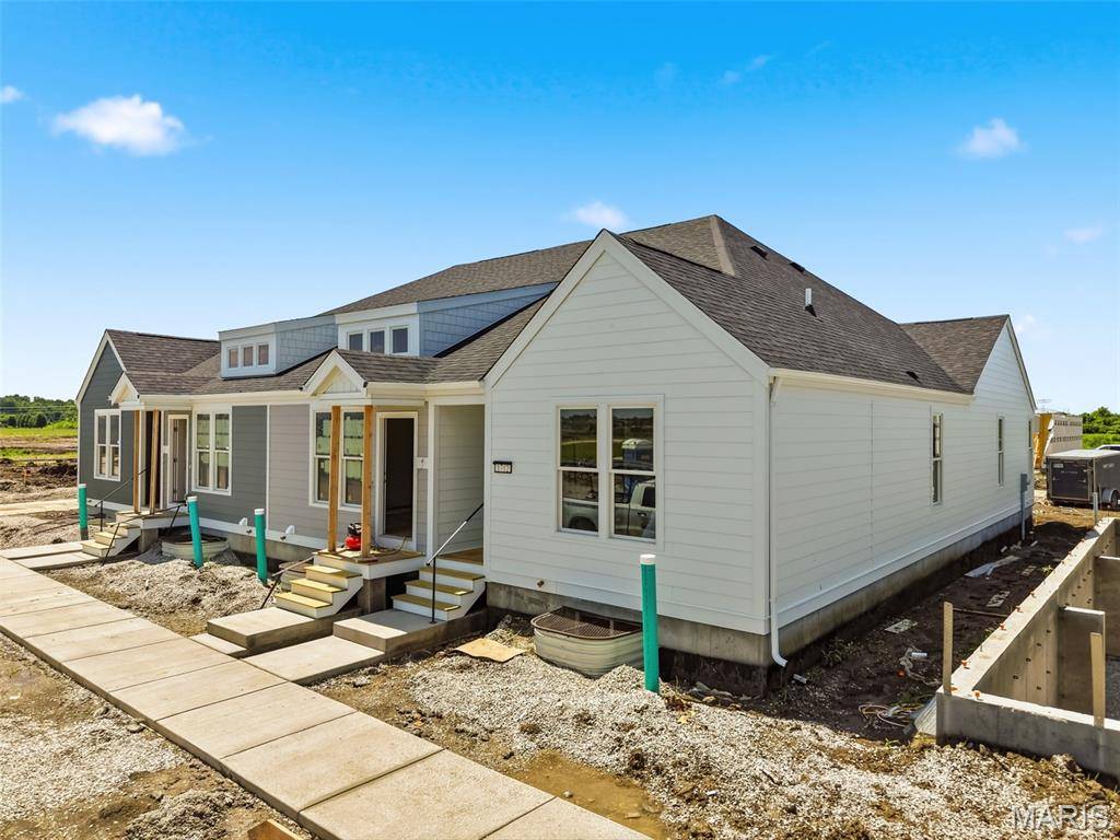 1712 Dyess ST, St Charles, MO 63301