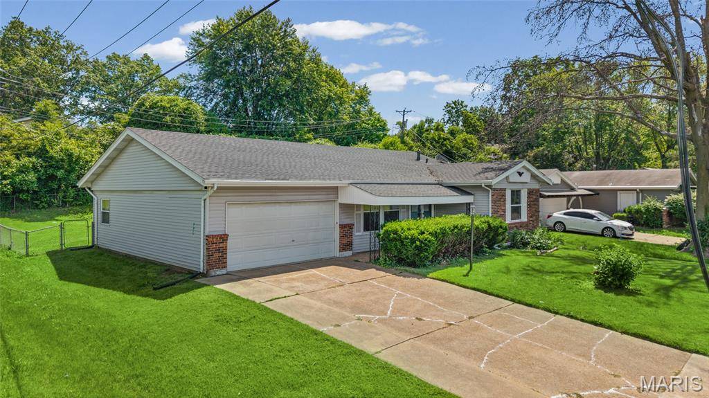 11790 New Halls Ferry RD, Florissant, MO 63033