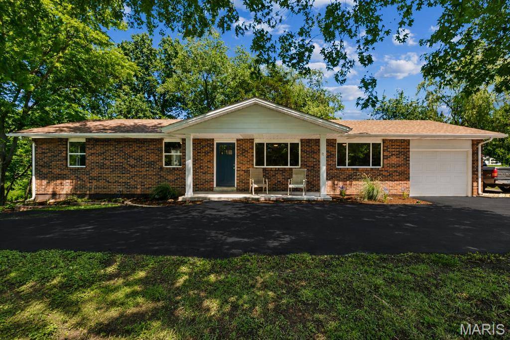 1740 Parr RD, Wentzville, MO 63385