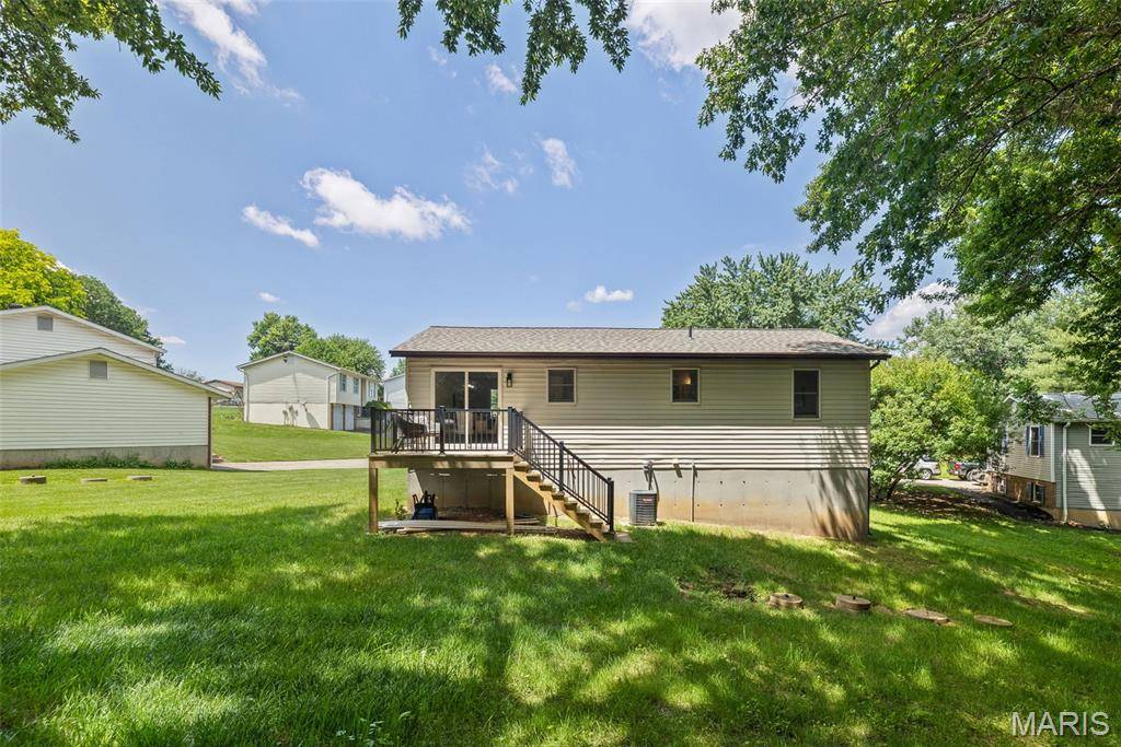 410 Saint Anthony DR, Godfrey, IL 62035