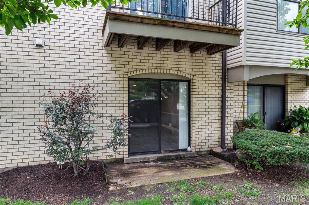 1251 Guelbreth LN #211, St Louis, MO 63146
