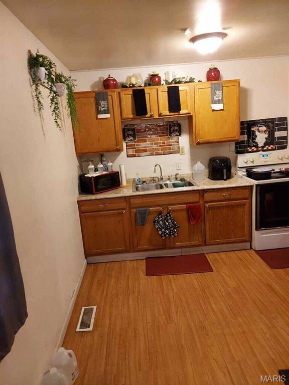 94 Edwards ST, Cahokia, IL 62206