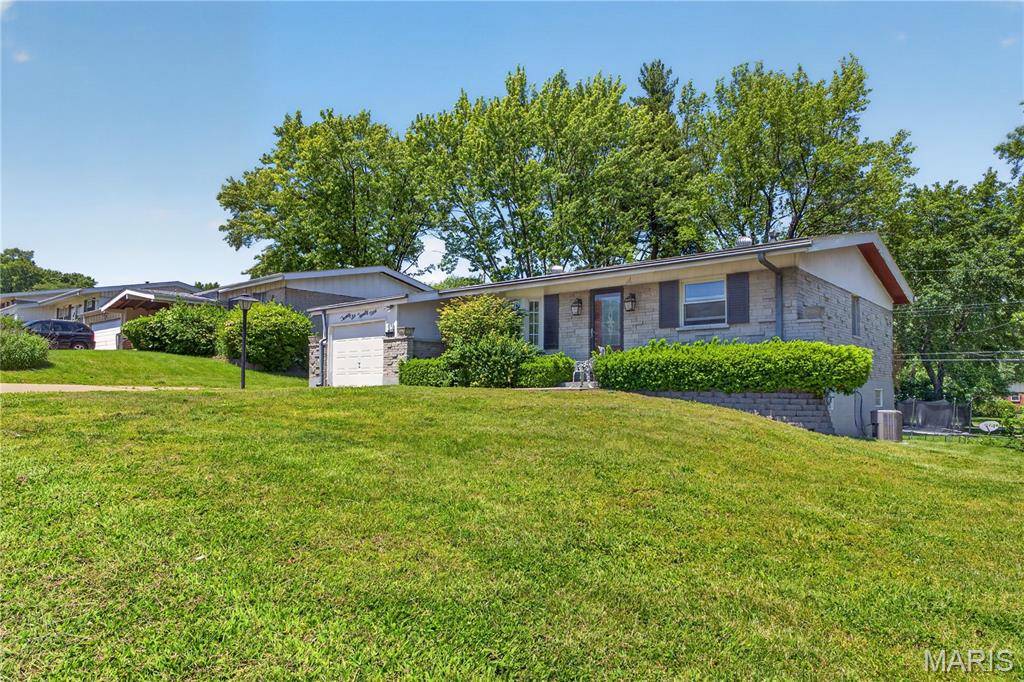 2629 Netherton DR, St Louis, MO 63136
