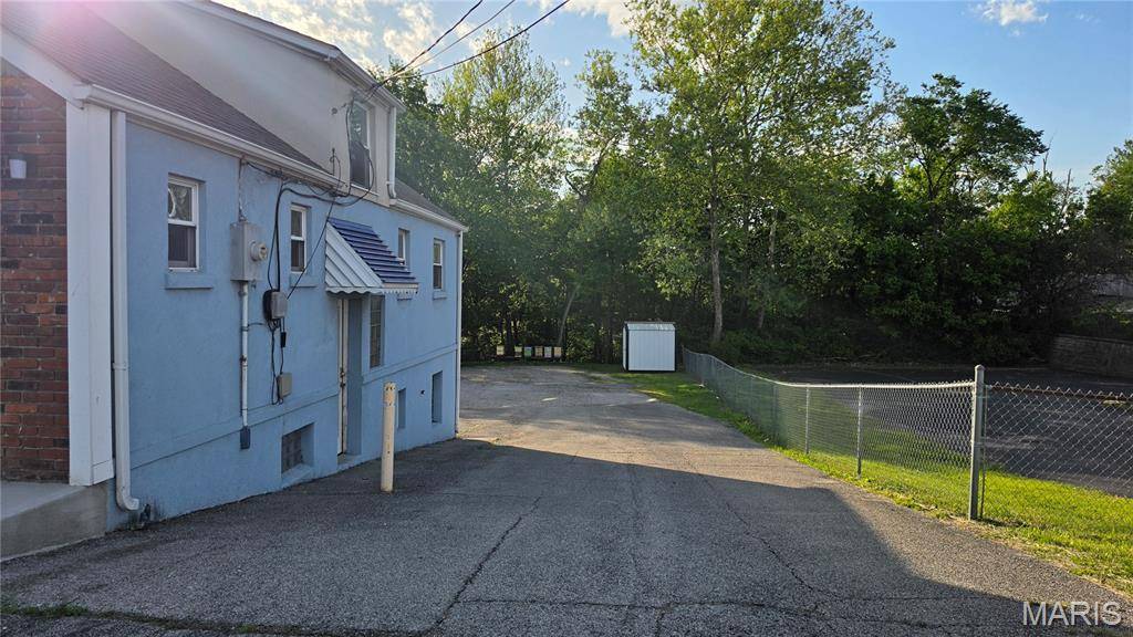 2731 Telegraph RD, Unincorporated, MO 63125