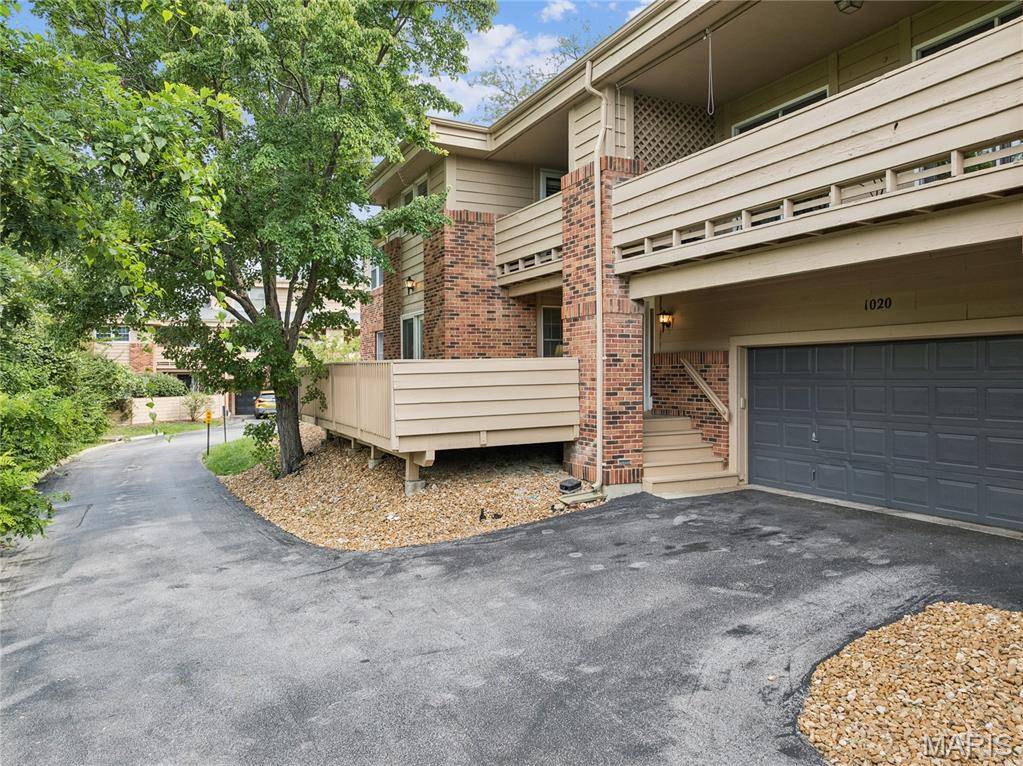1020 Claytonbrook DR, Ballwin, MO 63011