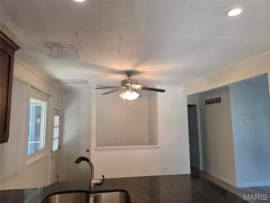3318 Hannibal DR, St Charles, MO 63301
