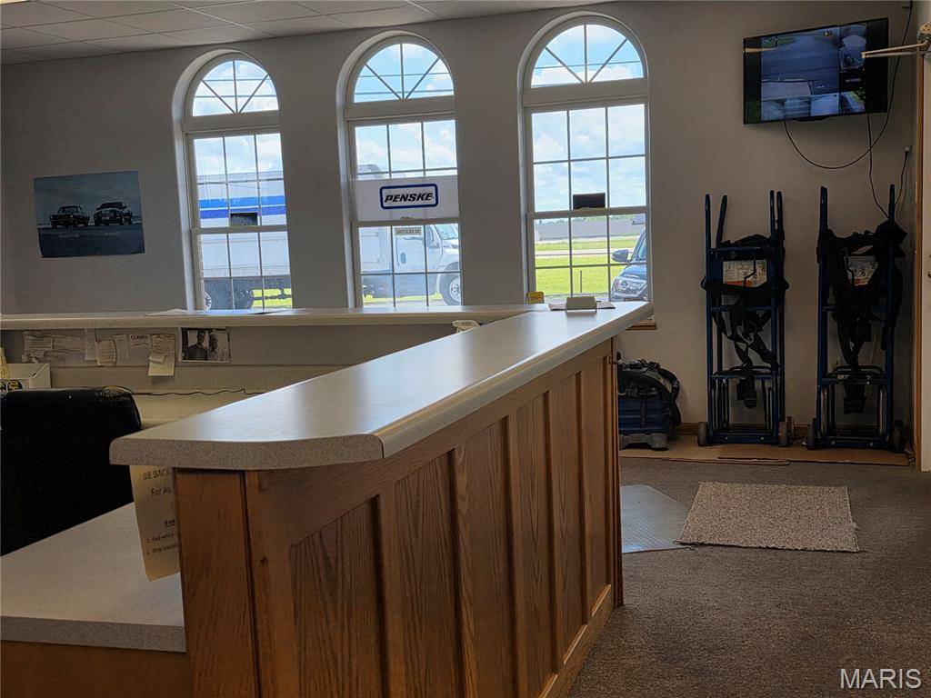 380 St Robert Outer Road RD, St Robert, MO 65584